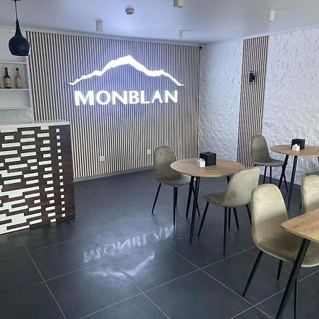 Отель Monblan ยาบลูนิตซา ภายนอก รูปภาพ